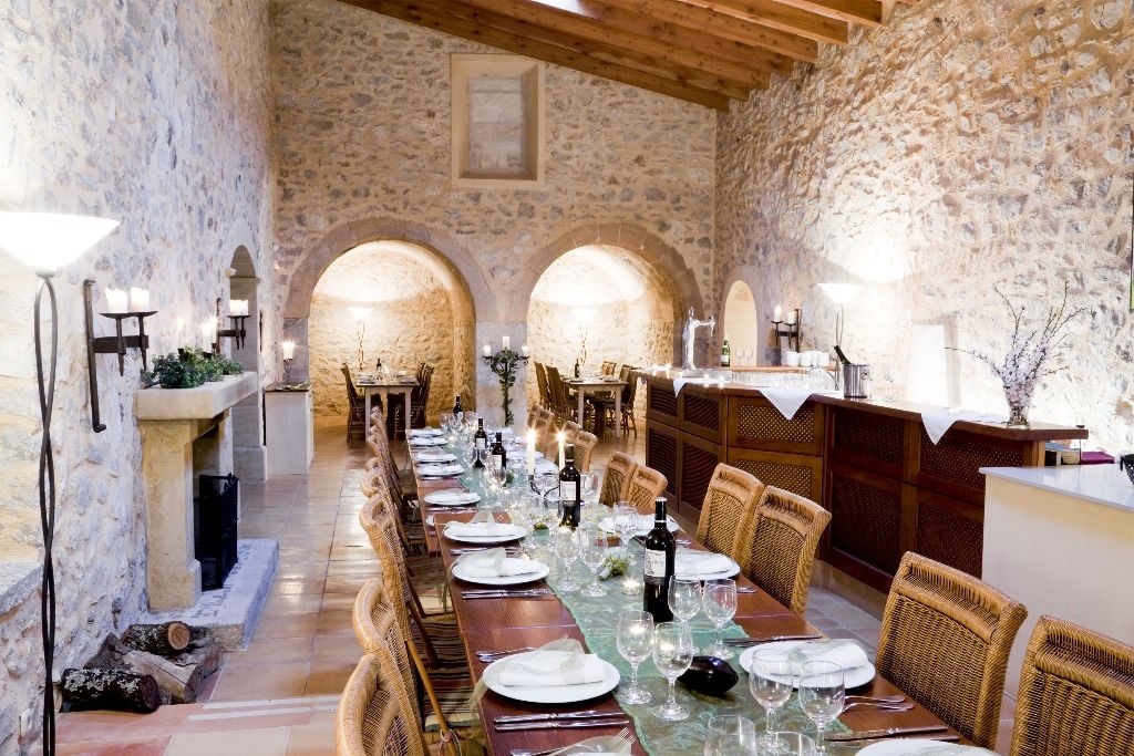 Gemeinsames Mittagessen in der Küche einer ausgewählten Finca auf Teneriffa